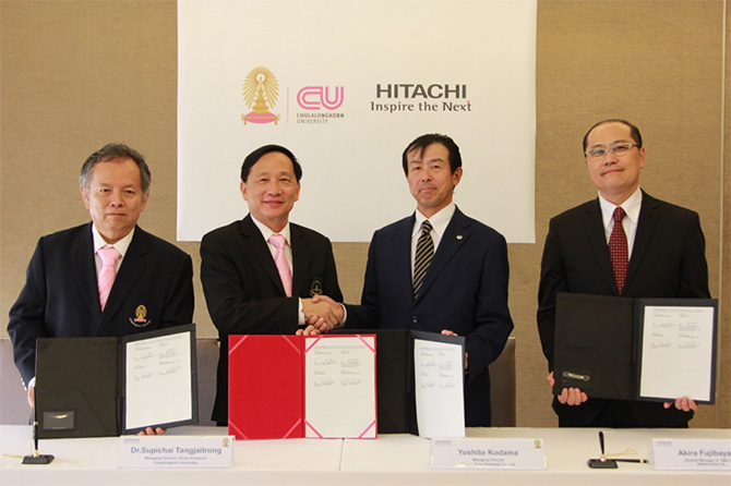 The signing of the Memorandum of Understanding between Hitachi and Chulalongkorn University on 5 February 2020 in Thailand